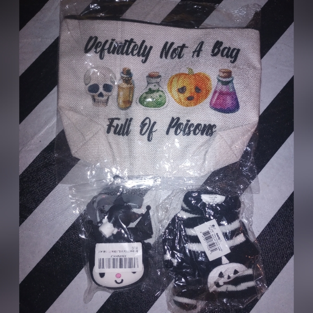 Halloween Mystery Box - Kinda - Picture 7 of 12